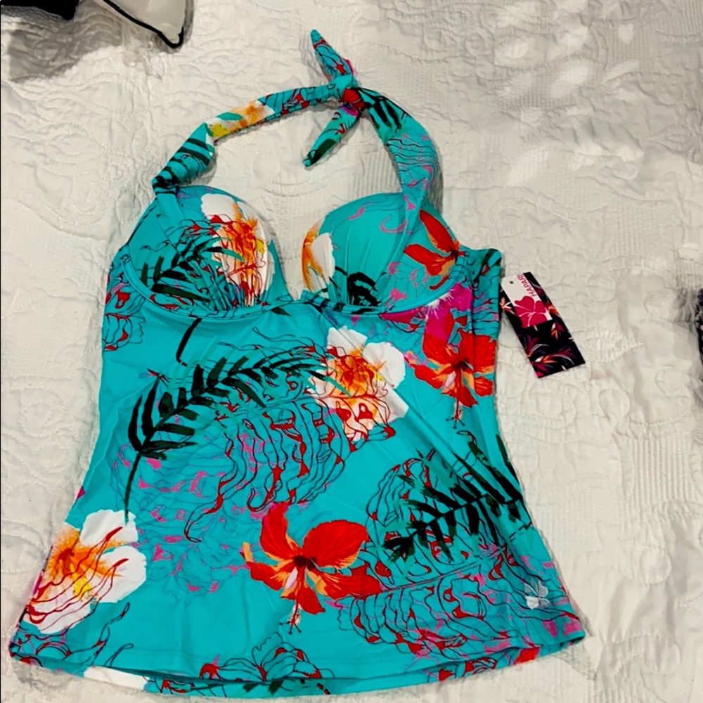 Woman’s swim top new with tags